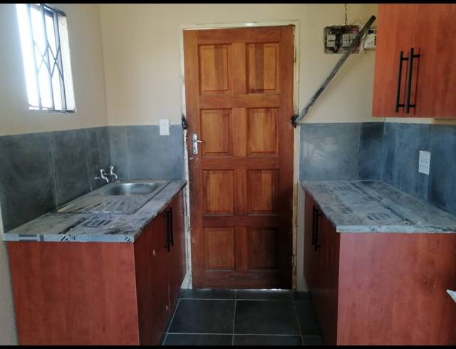 2 BEDROOM HOUSE FOR SALE IN EVATON WEST